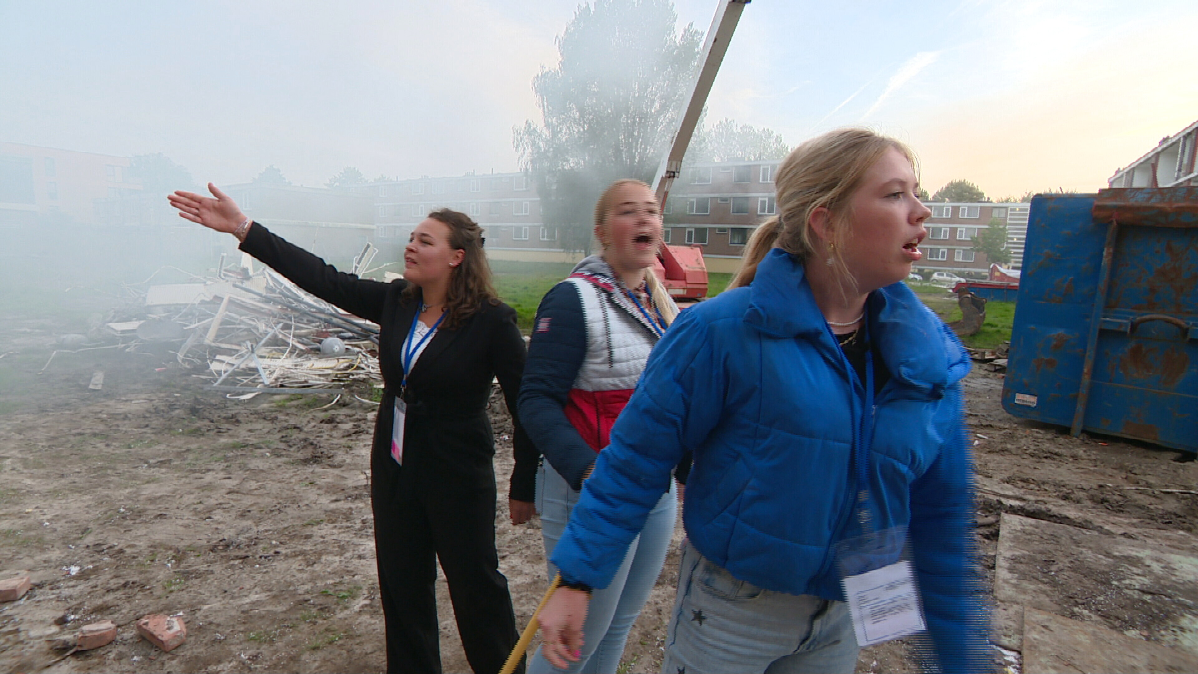 NHL-student Frieda Hofman (rechts) roept om hulp