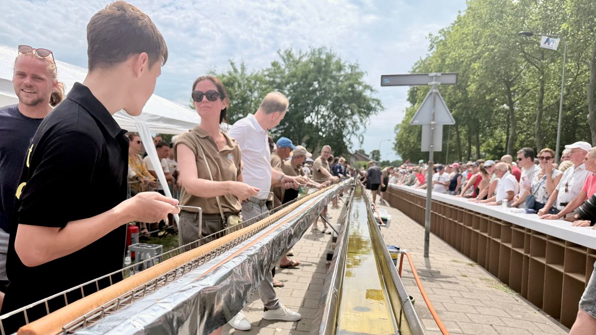 Maasbracht bakt de langste frikandel van de wereld