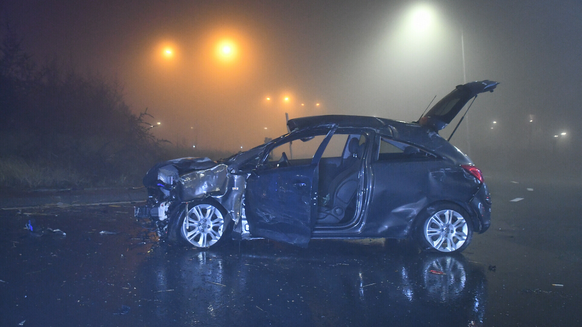 Verdachte crasht auto na achtervolging, politie vindt vuurwapen
