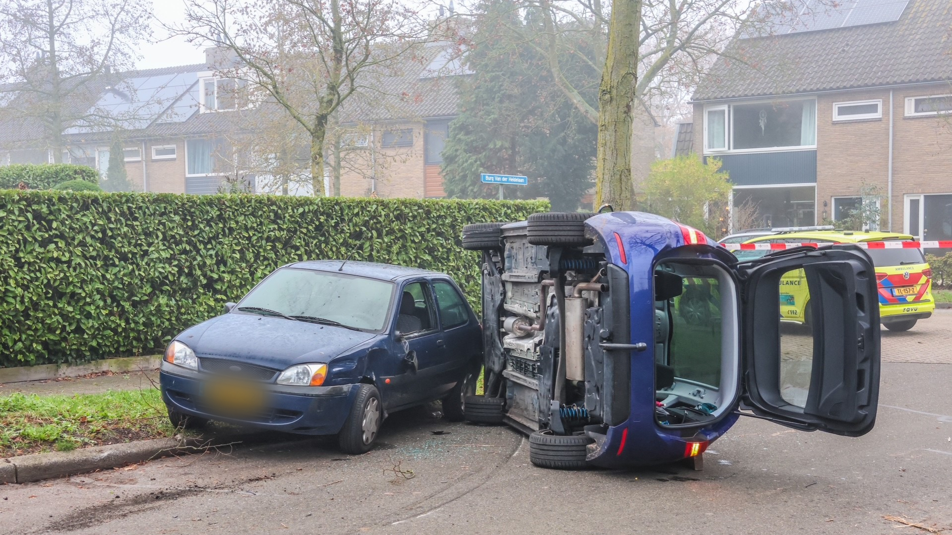 Auto belandt op zijkant in Vleuten