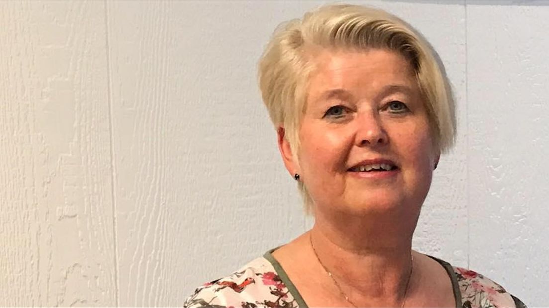 Afra (64) vocht dagenlang tegen corona in het ziekenhuis: "Ben mensen in de zorg zó dankbaar"