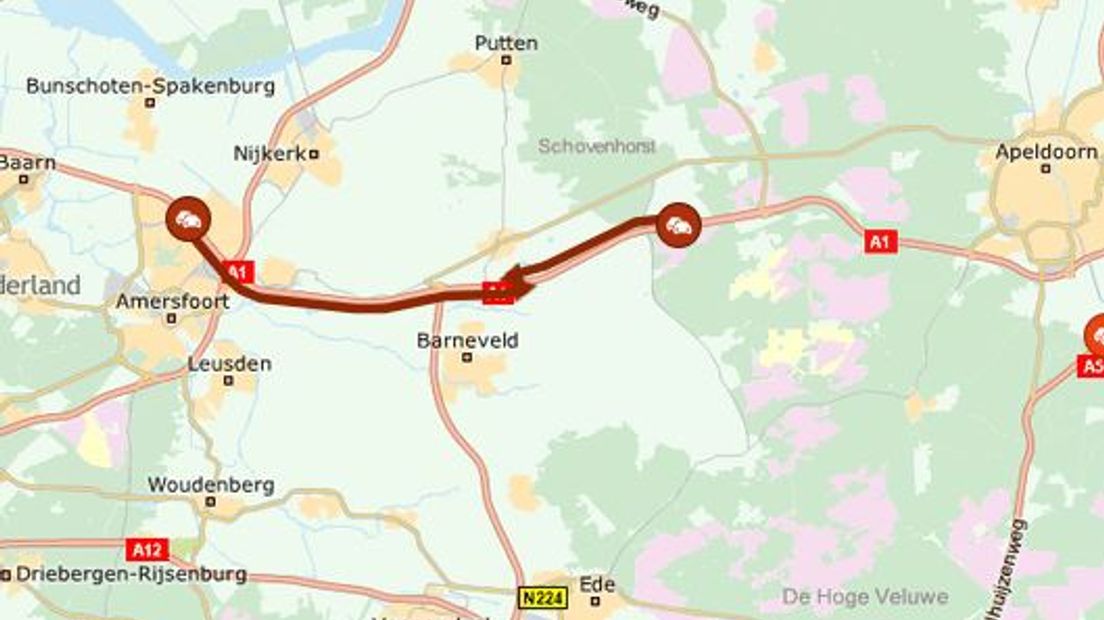 Op de A1 richting Amersfoort zijn donderdagmiddag tussen Stroe en Voorthuizen zeker drie auto's op elkaar gebotst. Drie inzittenden zijn daarbij gewond geraakt.