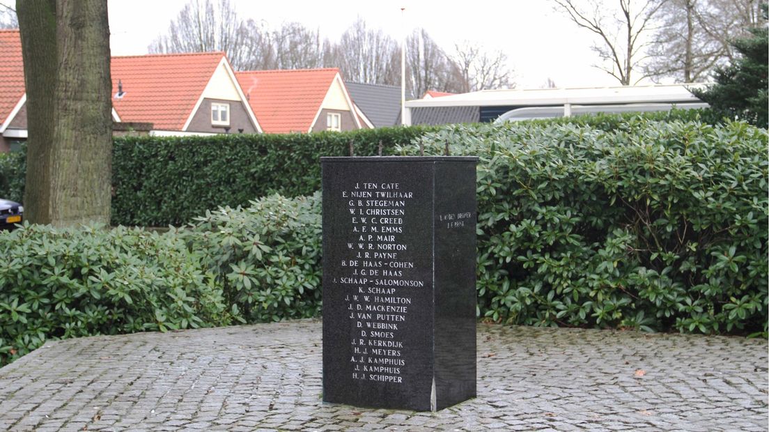 Het oorlogsmonument in Vriezenveen is verdwenen