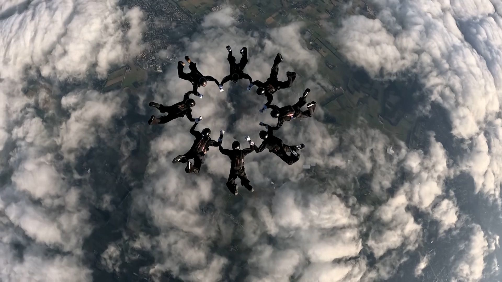 Bijna onzichtbaar: topsport hoog in de lucht