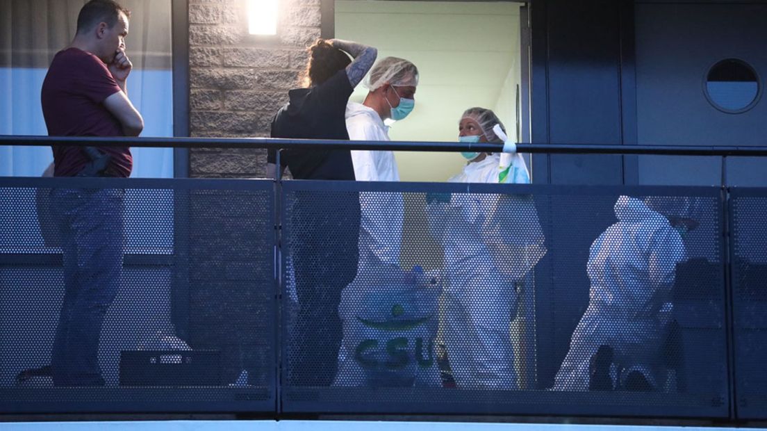 Onderzoek in de woning waar Joshua de K. zijn pleegmoeder doodstak