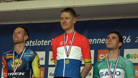 LIVE | Kelderman wint NK Wielrennen · De Vries net buiten podium