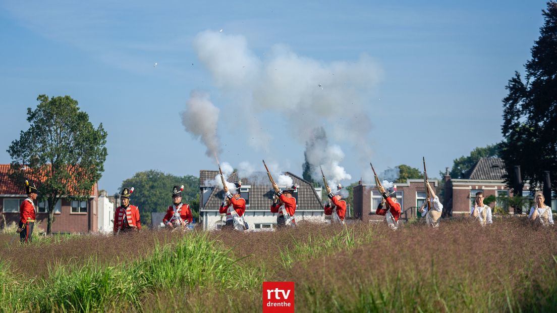 Bij de Garnizoensdagen hoort ook re-enactment (Rechten: RTV Drenthe/Kim Stellingwerf)