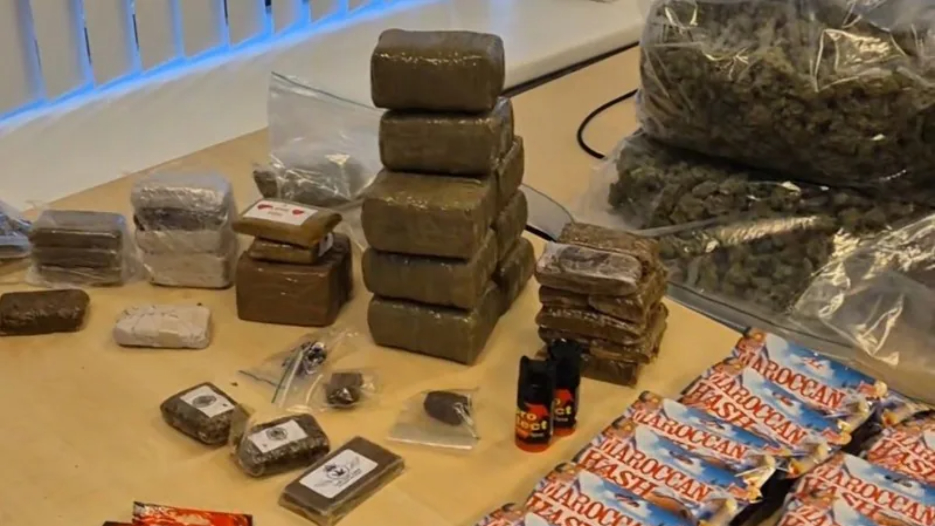 Anonieme tips leiden tot garagebox met drugs