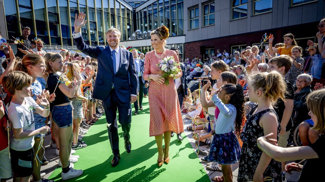 In beeld: het bezoek van Willem-Alexander en Máxima aan Noord-Groningen