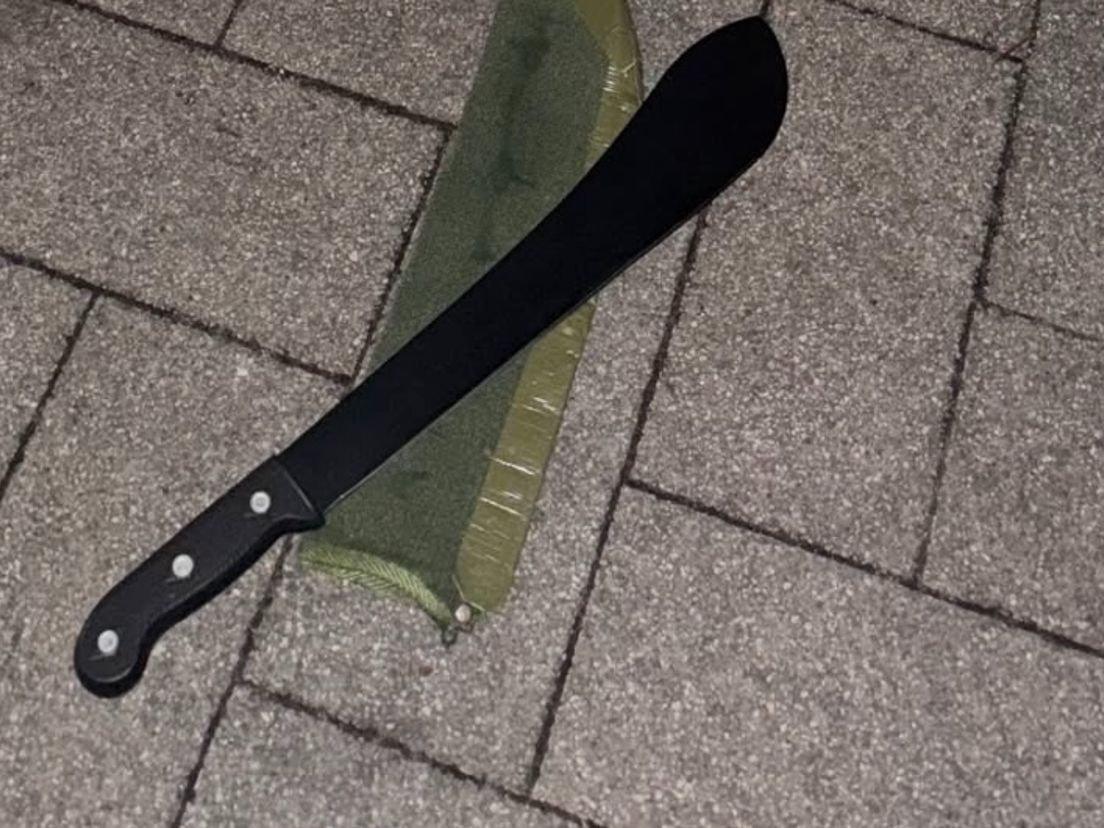 Aangetroffen machete bij fouillering