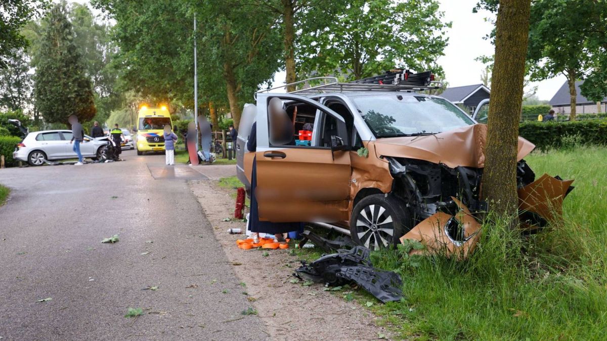 Forse botsing in Lunteren, gewonde naar ziekenhuis