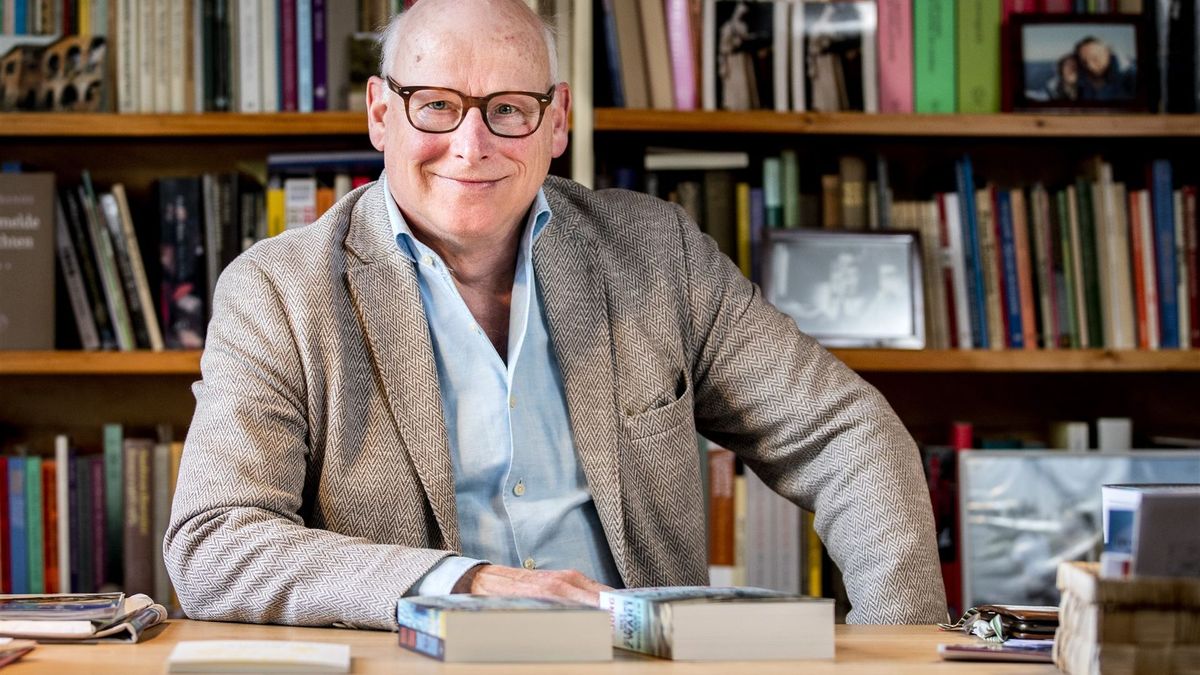 Schrijver Oek de Jong genomineerd voor Libris Literatuurprijs 2023