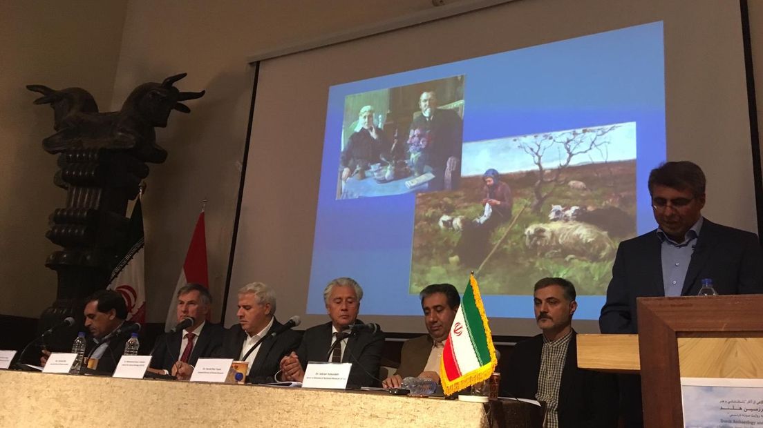 De persconferentie voorafgaand aan de opening van de tentoonstelling (Rechten: Drents Museum)