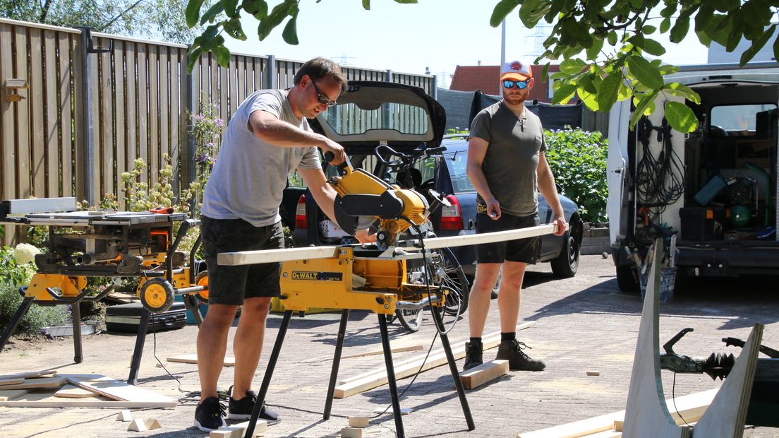 Het is vandaag eindelijk weer écht zomer in Gelderland. En op deze prachtige dag zijn we in het dorp dat haar ontstaan te danken heeft aan drie reuzen: Valburg. In dit blog houden we je op de hoogte van de verrichtingen van het team en de laatste ontwikkelingen in het dorp.