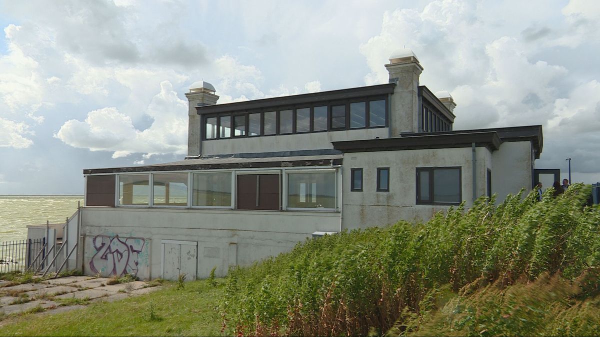 Badpaviljoen Hindeloopen overgedragen aan nieuwe eigenaar: 