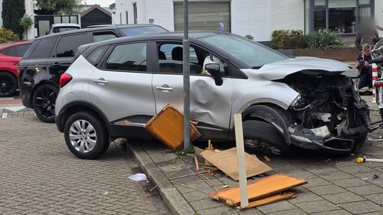 Uitwijken veroorzaakt aanrijding in Ede. Uitwijken veroorzaakt aanrijding in Ede.