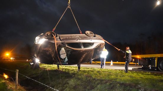 Storm in Drenthe: Botsingen en schades door harde wind. Storm in Drenthe: Botsingen en schades door harde wind.