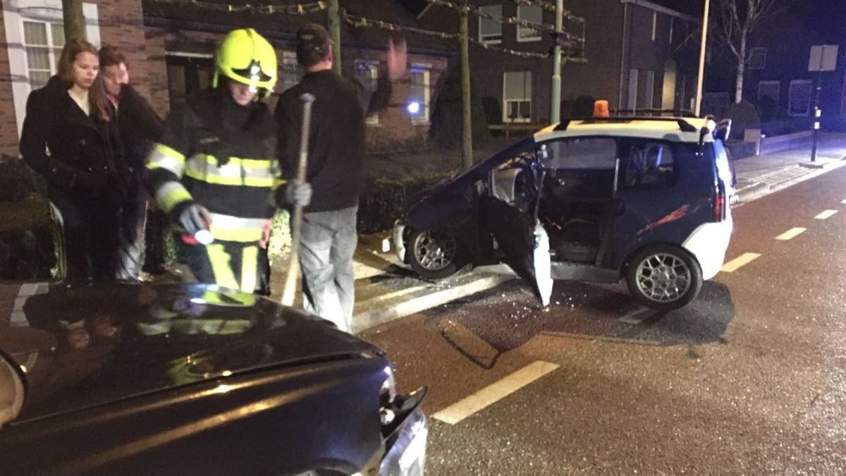 Bestuurder brommobiel gewond bij botsing in Meerlo