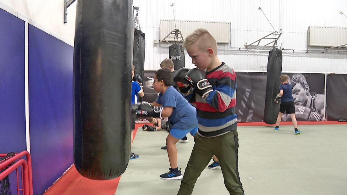 Kinderen krijgen meer zelfvertrouwen van boksen
