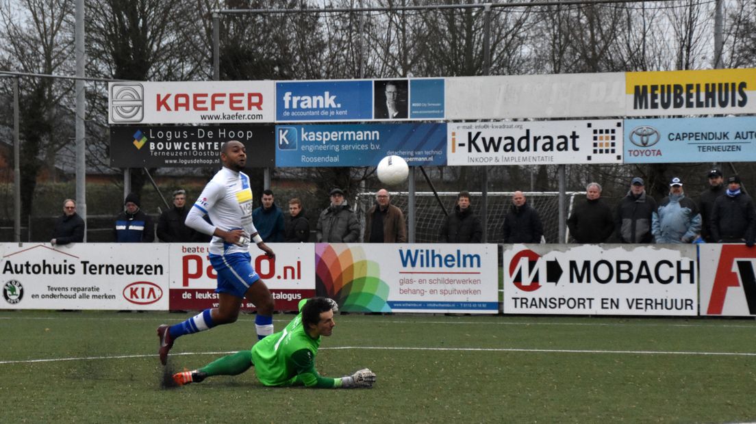 Hoek begint nieuwe jaar met ruime overwinning