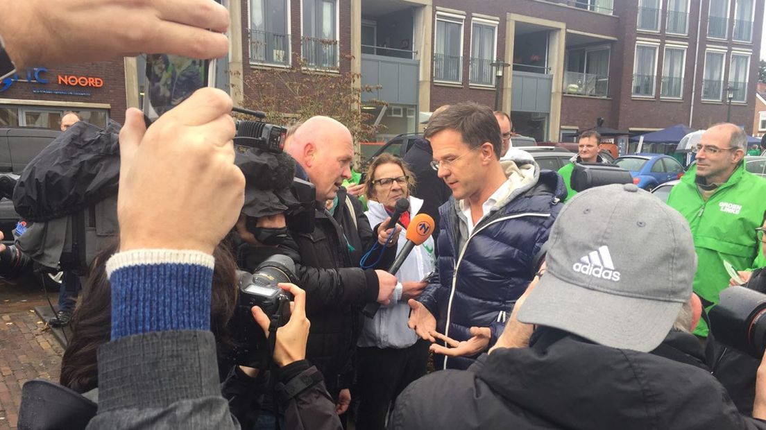 Premier Rutte tijdens zijn bezoek aan Vlagtwedde