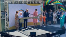 Koning Willem-Alexander en koningin Máxima openen De Tirrel in Winsum