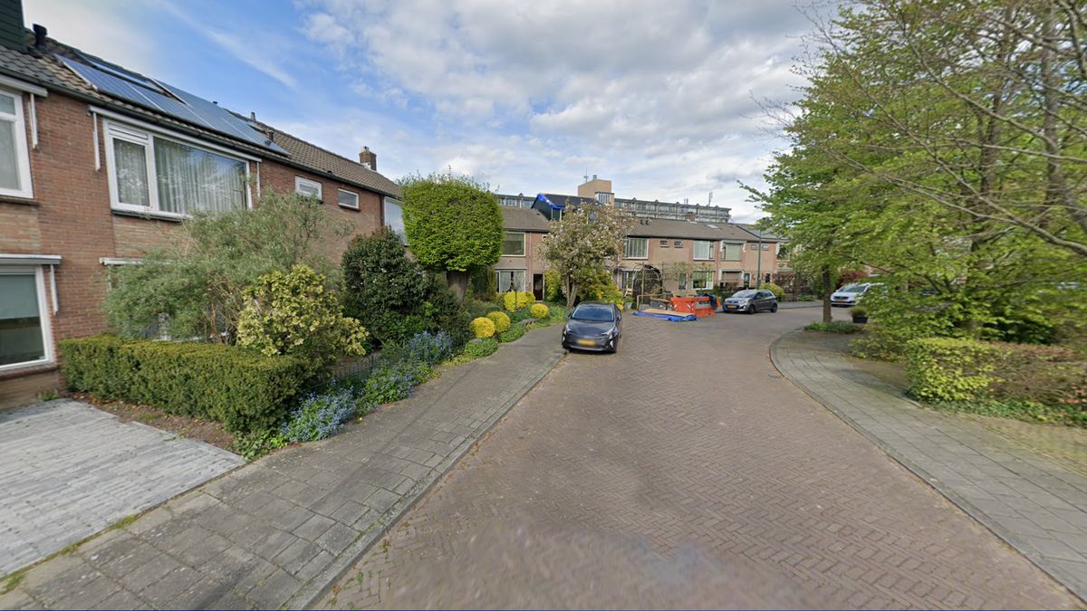 Duo breekt midden op de dag in bij woning