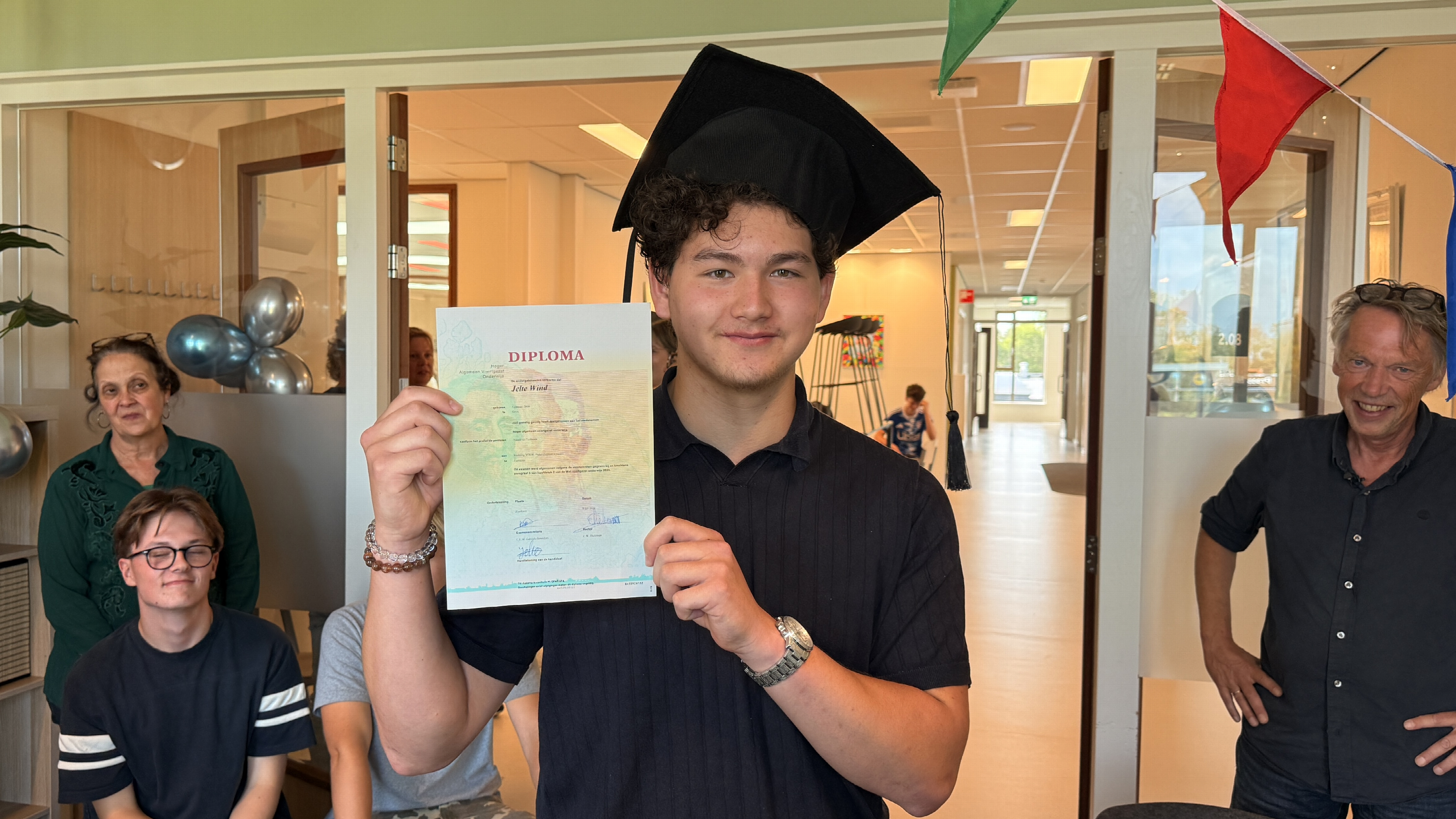 Foutje, bedankt: na drie maanden heeft Jelte alsnog zijn havodiploma in handen