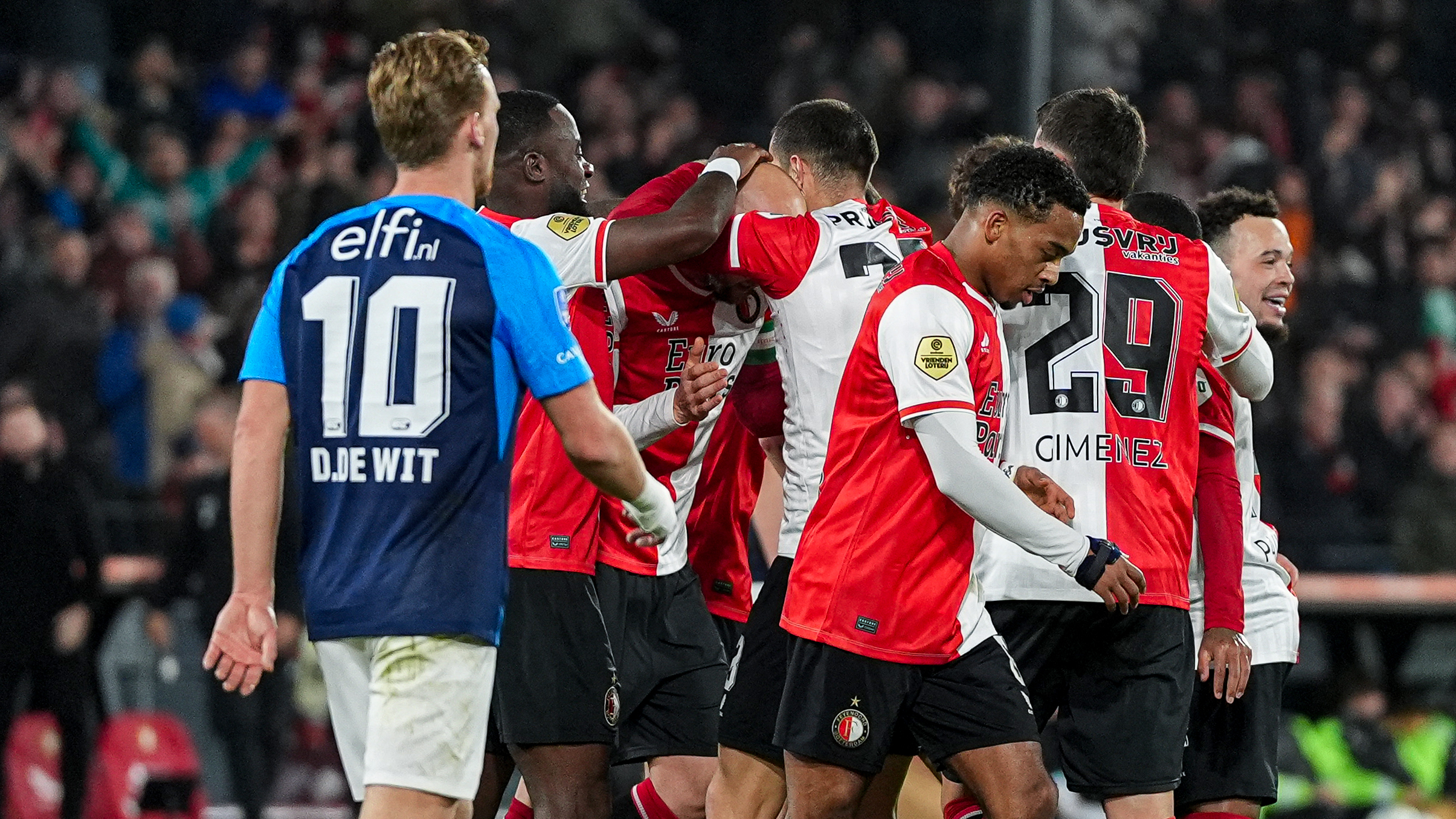 Feyenoord naar halve finales KNVB Beker door 2-0 zege op AZ - Rijnmond