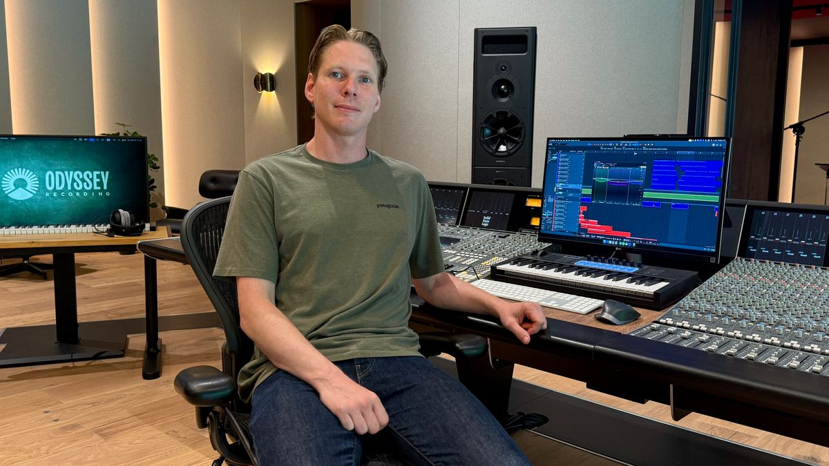 Jeroen wilde een grote muziekstudio in het Noorden, dus hij bouwde er een in Odoornerveen