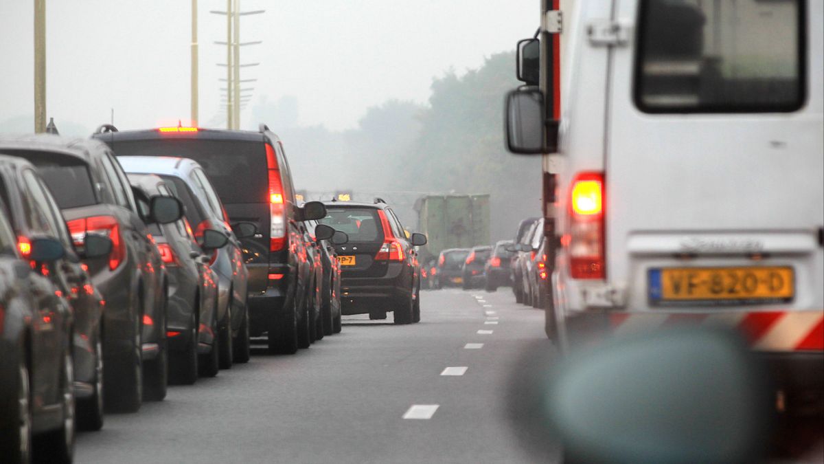 Lange file op A4 na ongeval
