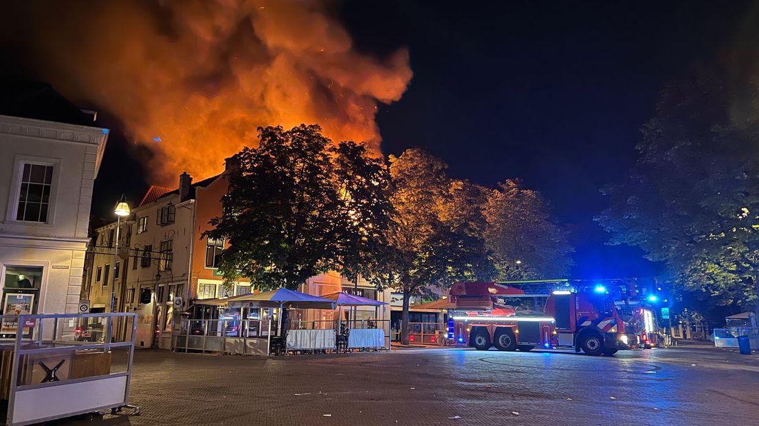 Grote brand op de Brink in Deventer