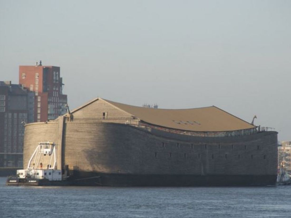 De Ark gefotografeerd vanuit Papendrecht
