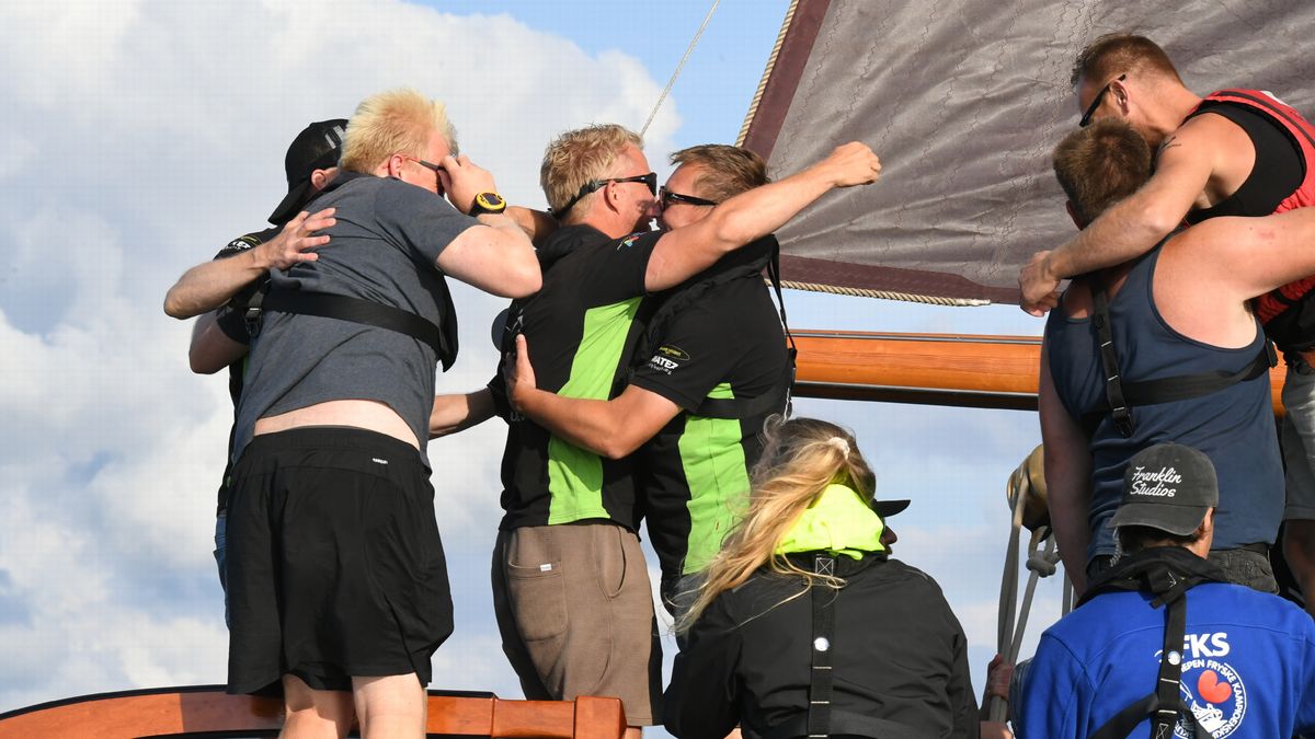 De Jong wint fierljeppen in Burgum, geen finaleronde voor Terpstra | Cambuur neemt spits Bouhoudane 