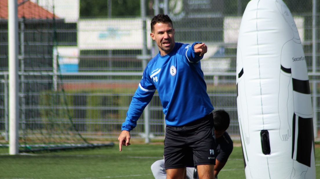 Krabbendijke-trainer Pim Bruins