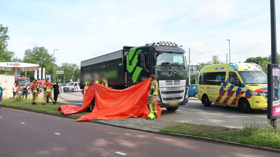 Dode bij ernstig ongeluk met vrachtwagen