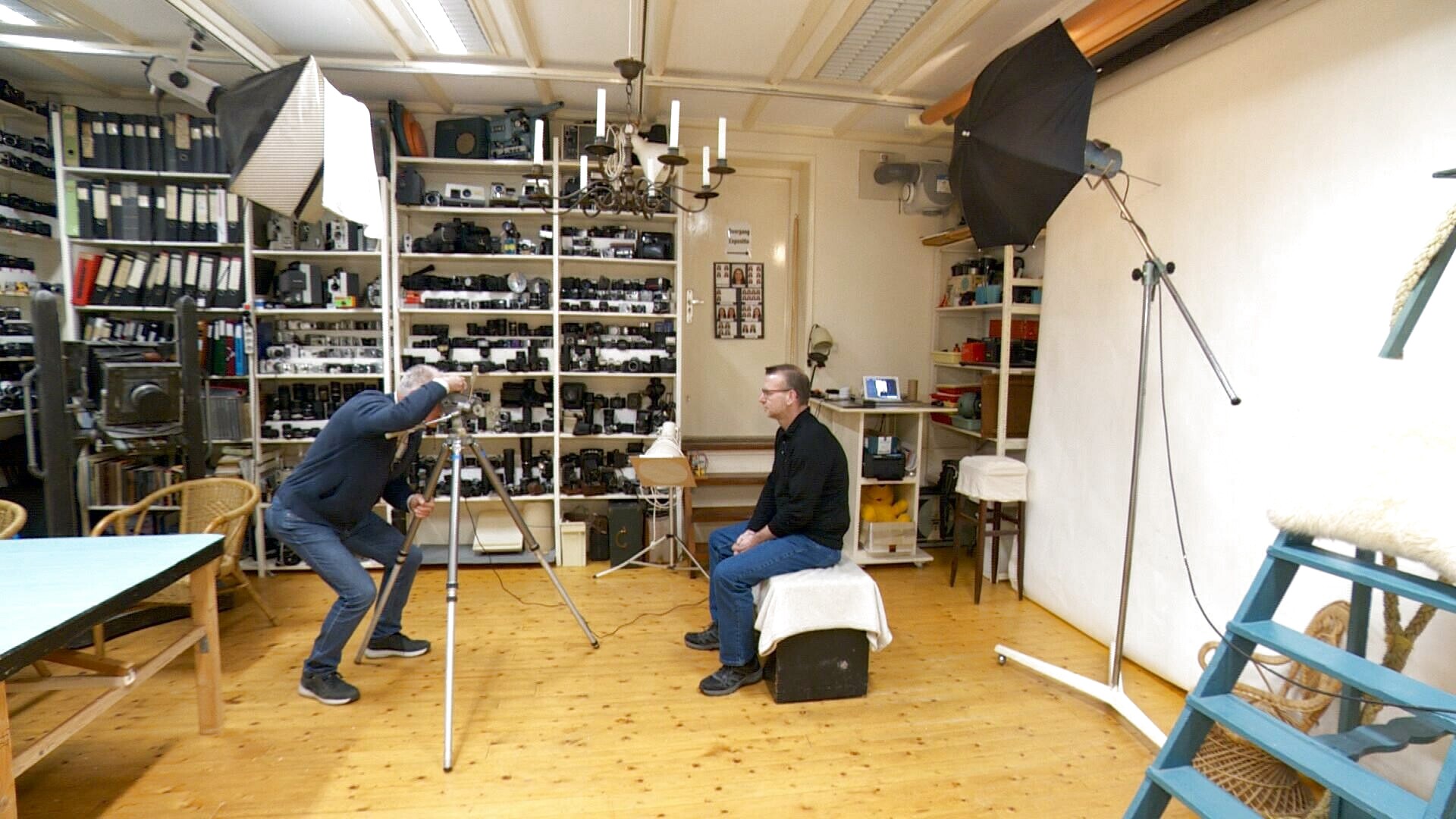 Doede de Vries makket in pasfoto