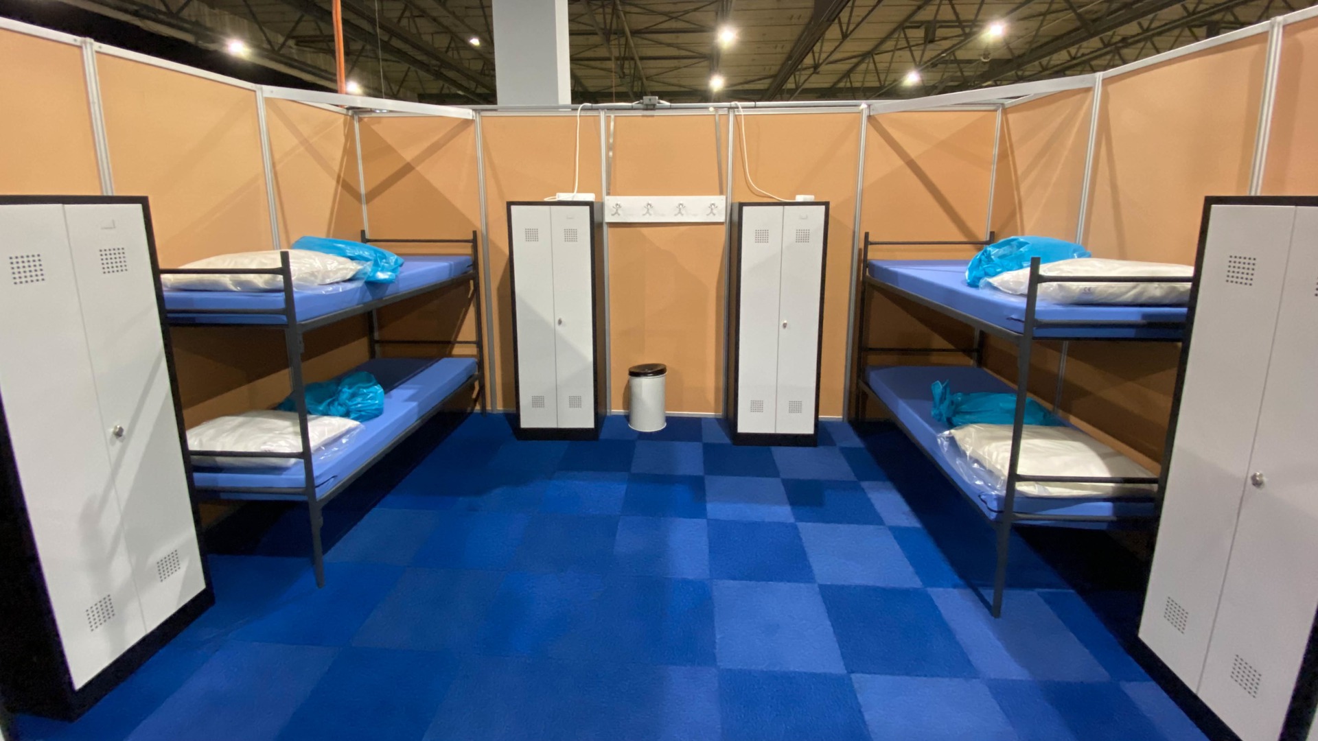 De noodopvang in het WTC in Leeuwarden