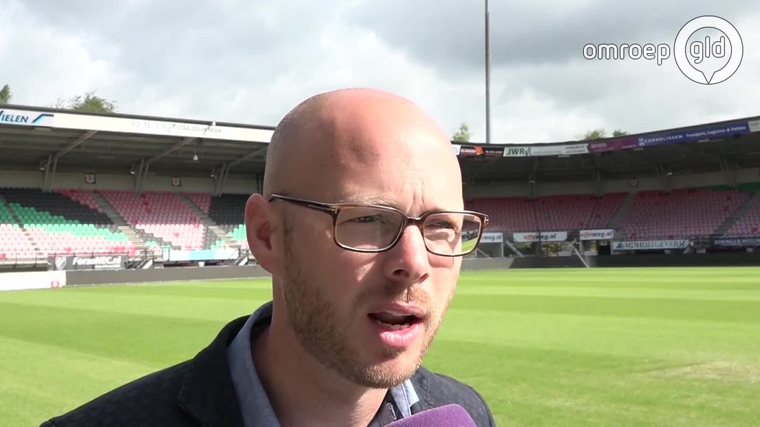 NEC heeft met Remco Oversier zijn technisch directeur binnen, maar gaat niet overhaast op zoek naar een nieuwe trainer. 'Ik laat me niet leiden door tijdsdruk.'