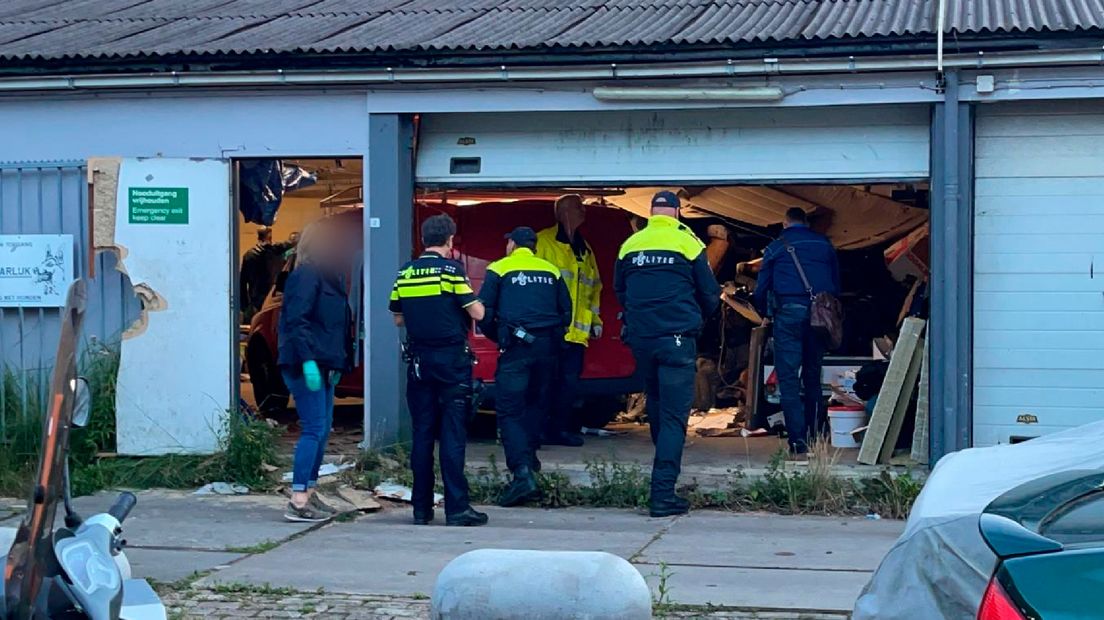 Het busje stond in een van de garageboxen