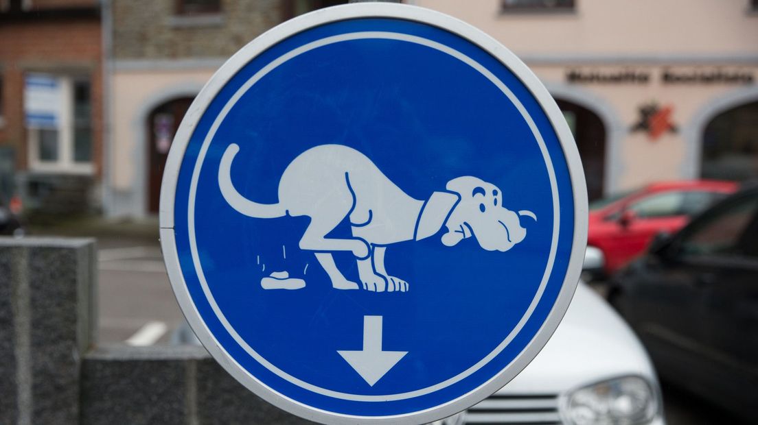 Bord voor hondenpoepplaats