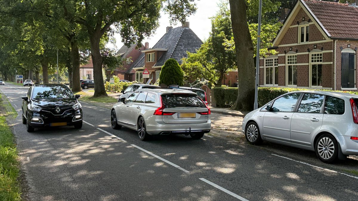 Frustraties in Zwartemeer door sluiproutes van grenscontroles: 'Kan soms niet eens vanaf oprit de we