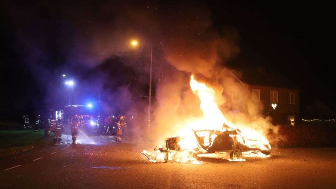 De caravanbrand in Lunteren waar persfotografen werden belaagd.