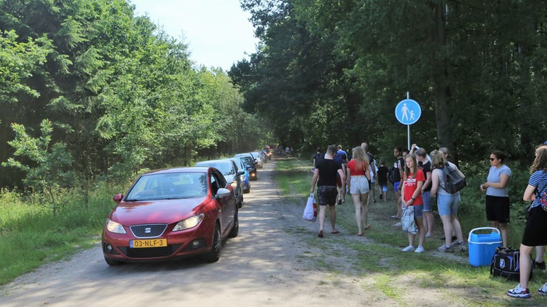 Ondanks de drukte, geen parkeerchaos (Rechten: Van Oost Media)