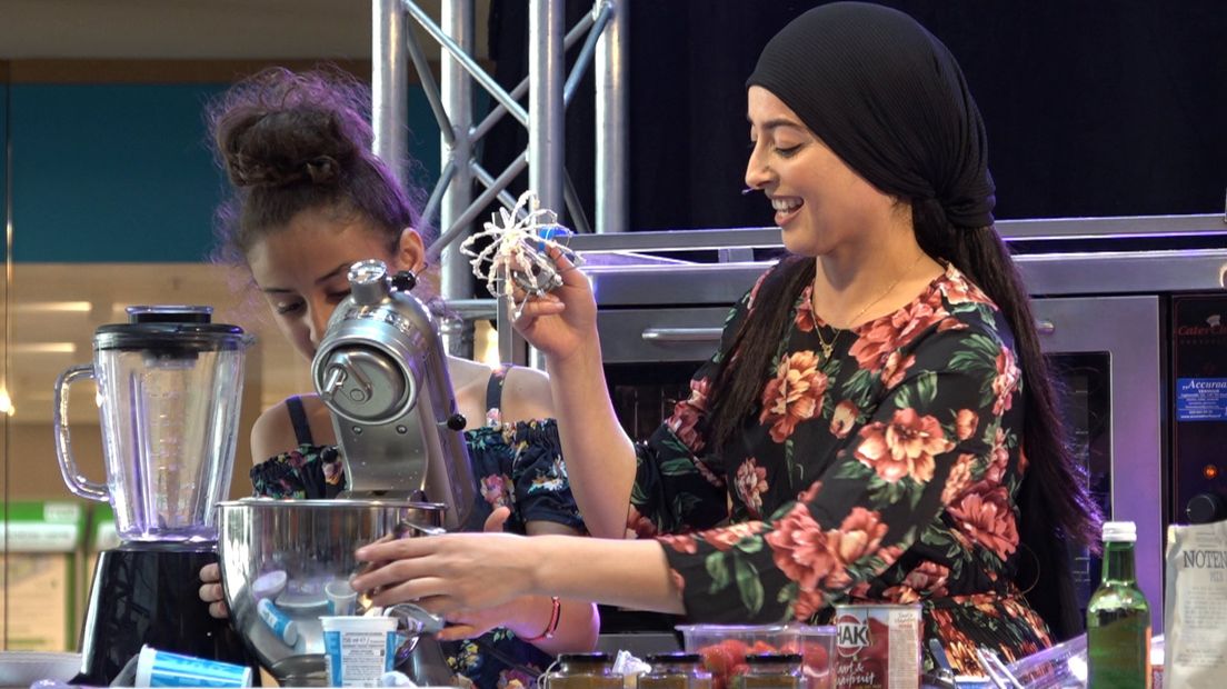 Foodblogger Kookmutsje Najat geeft kookdemonstratie