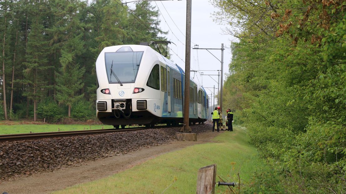 De stilstaande trein