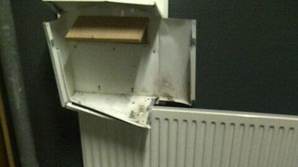 Brievenbus basisschool Hengelo opgeblazen door vuurwerk