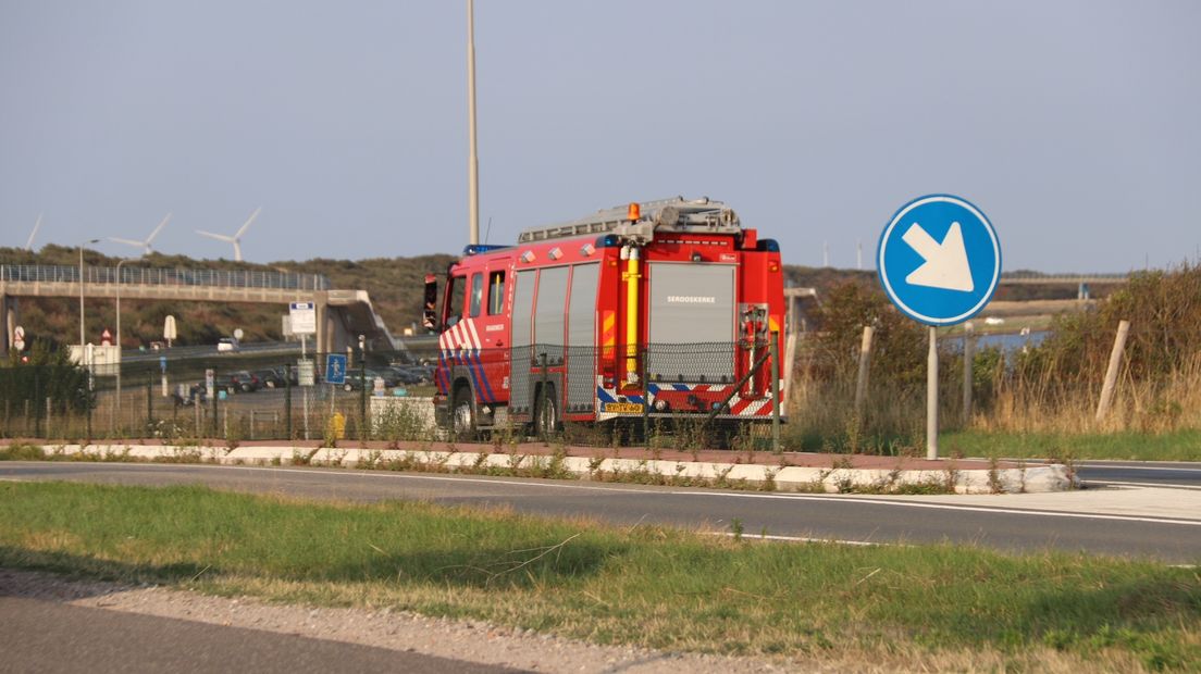 Natuurbrand langs N57 bij Vrouwenpolder