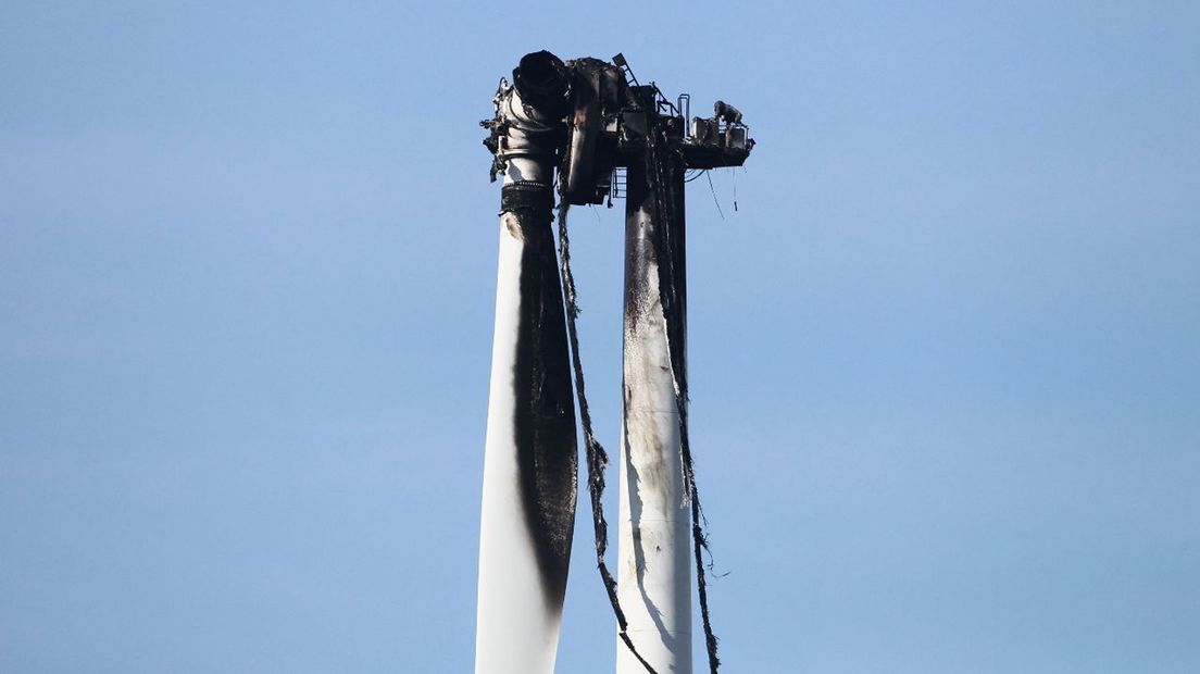 De uitgebrande windmolen