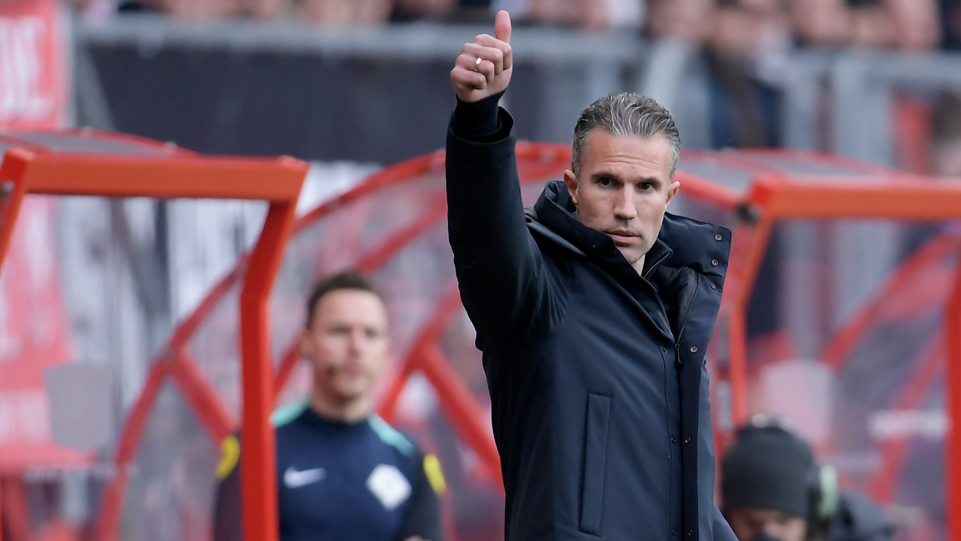 Feyenoord-trainer Robin van Persie tijdens FC Twente-Feyenoord eerder dit seizoen.